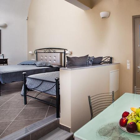 Santa Rinoula Suites Sea Sunset Views Adults Only 메갈로호리 외부 사진