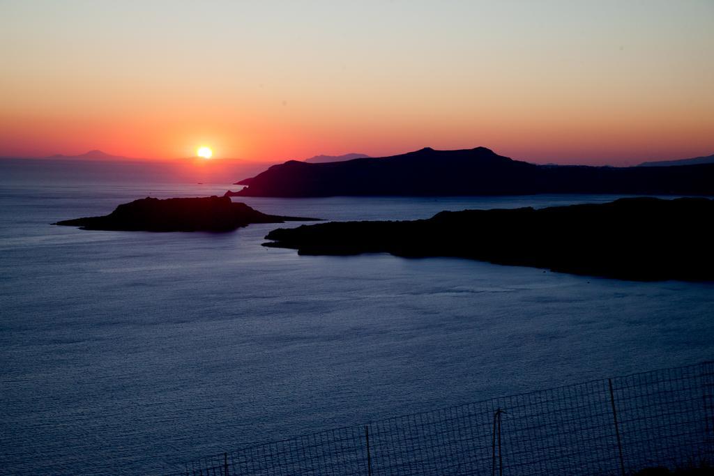 Santa Rinoula Suites Sea Sunset Views Adults Only 메갈로호리 외부 사진