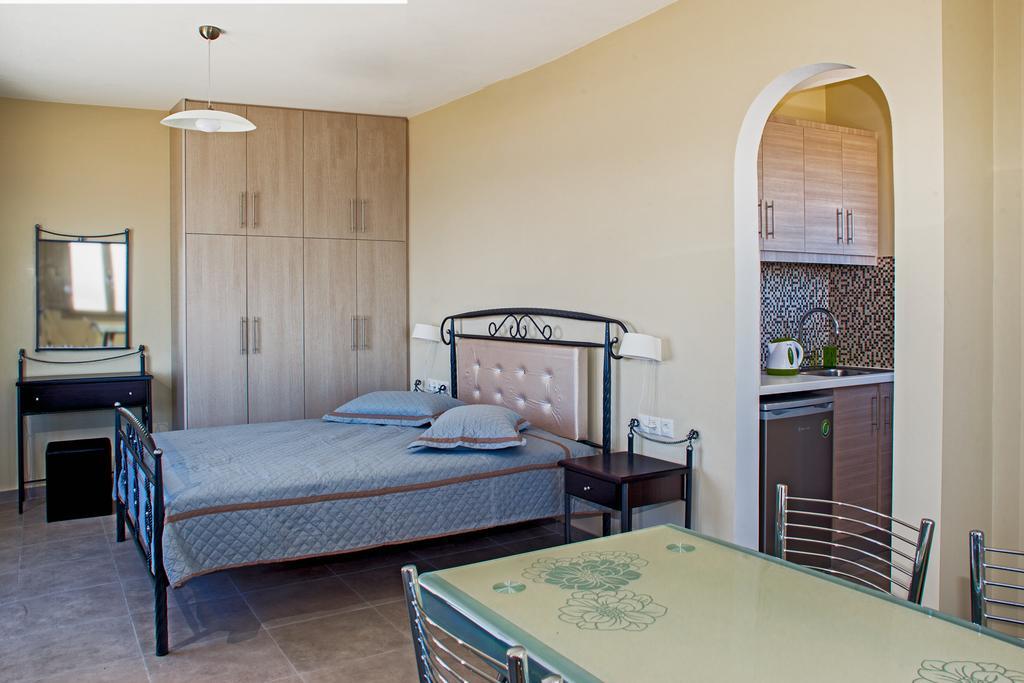 Santa Rinoula Suites Sea Sunset Views Adults Only 메갈로호리 외부 사진