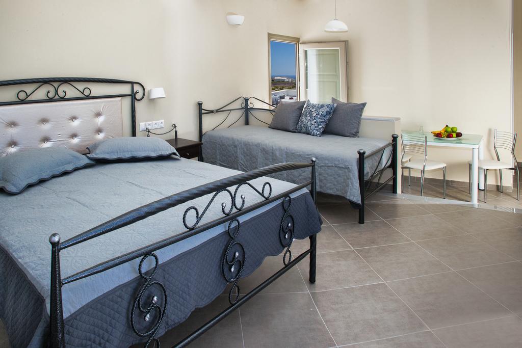Santa Rinoula Suites Sea Sunset Views Adults Only 메갈로호리 외부 사진