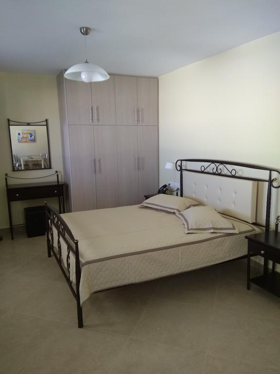 Santa Rinoula Suites Sea Sunset Views Adults Only 메갈로호리 객실 사진
