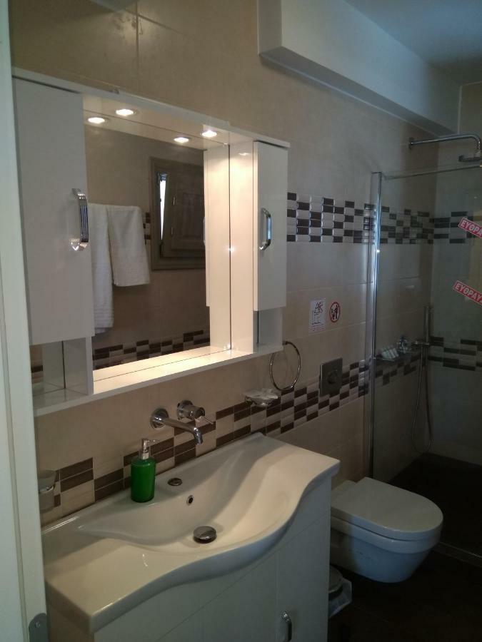 Santa Rinoula Suites Sea Sunset Views Adults Only 메갈로호리 외부 사진